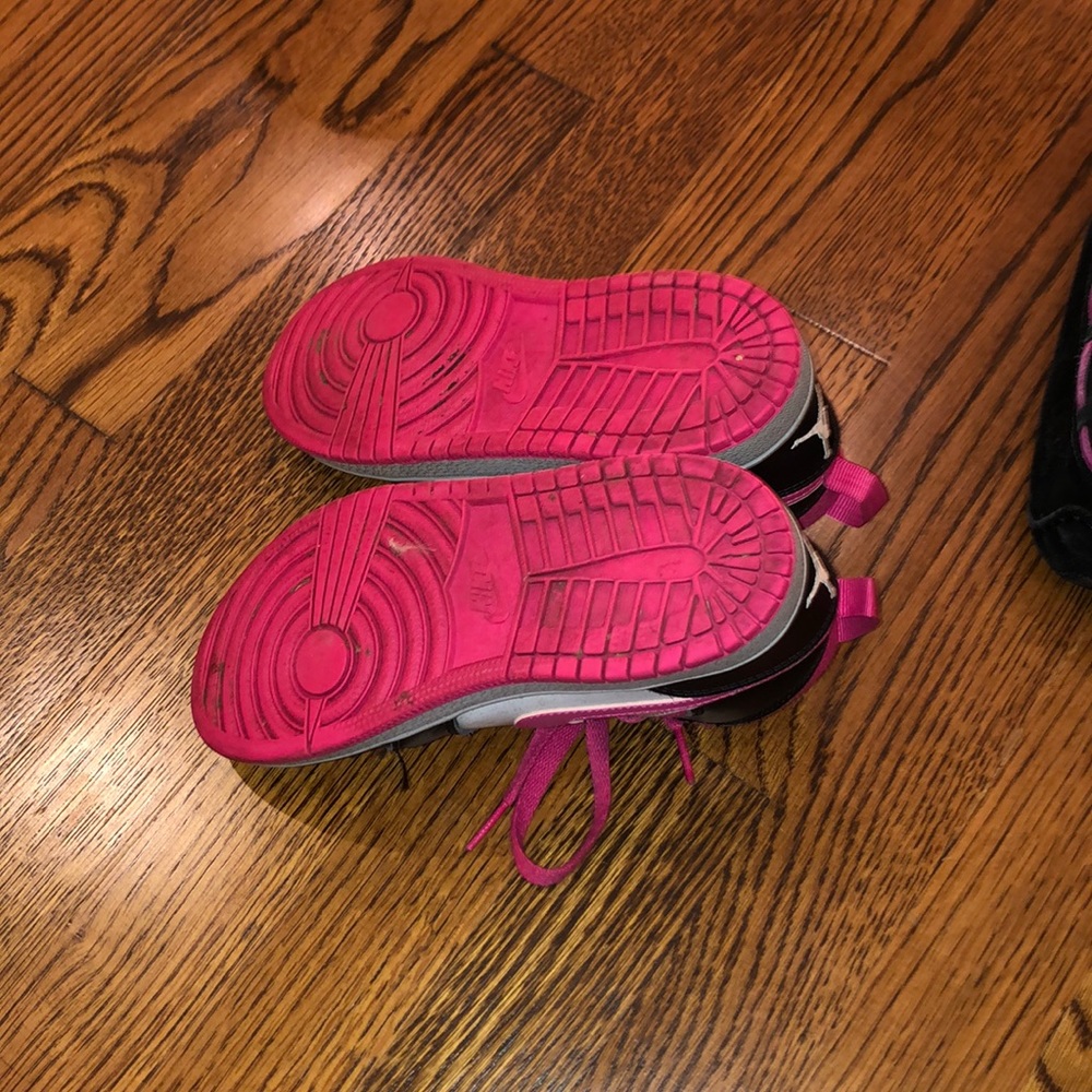Sneakers - Picture 4 of 4